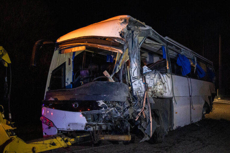 Dos muertos y 40 heridos, entre ellos varios colombianos, en accidente de un autobús español en los Pirineos franceses