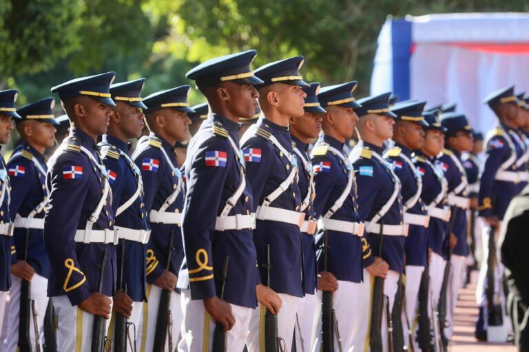 Presidente Abinader encabeza graduación de 29 cadetes de la Fuerza Aérea en Ciencias Aeronáuticas