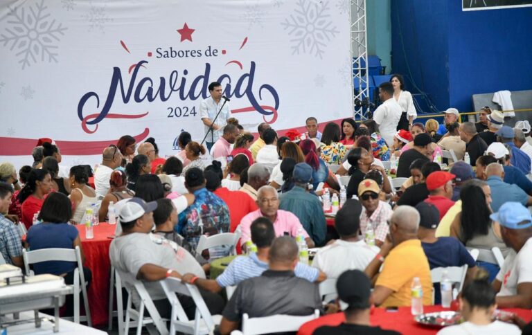 Propeep comparte almuerzo navideño con cientos de familias vulnerables del Distrito Nacional