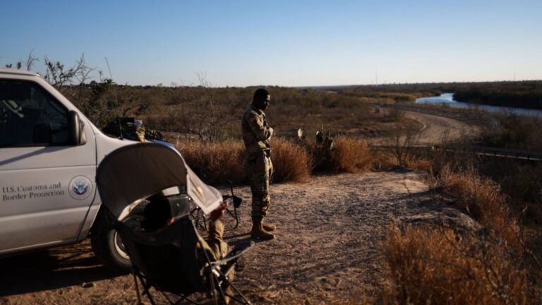 Deportaciones en EE.UU., medidas de Trump sobre migración y más, en vivo