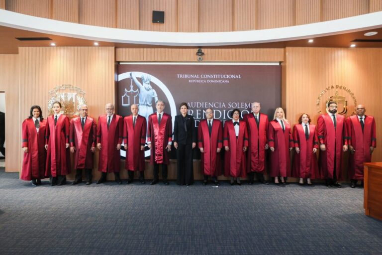 Raquel Peña participa en rendición de cuentas del Tribunal Constitucional demostrando evolución en la democracia del país